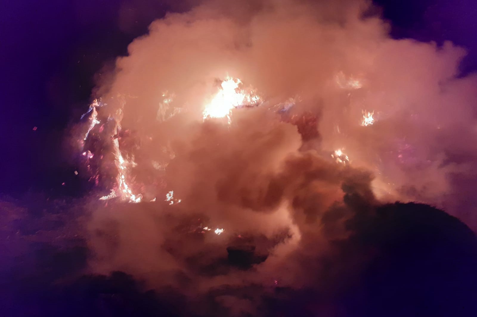 Pompierii s-au luptat cu flăcările mai bine de trei ore/ Foto: ISU Cluj