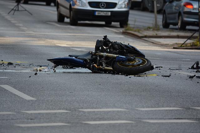 Motociclistul a fost transportat la spital/ Foto: pixabay.com