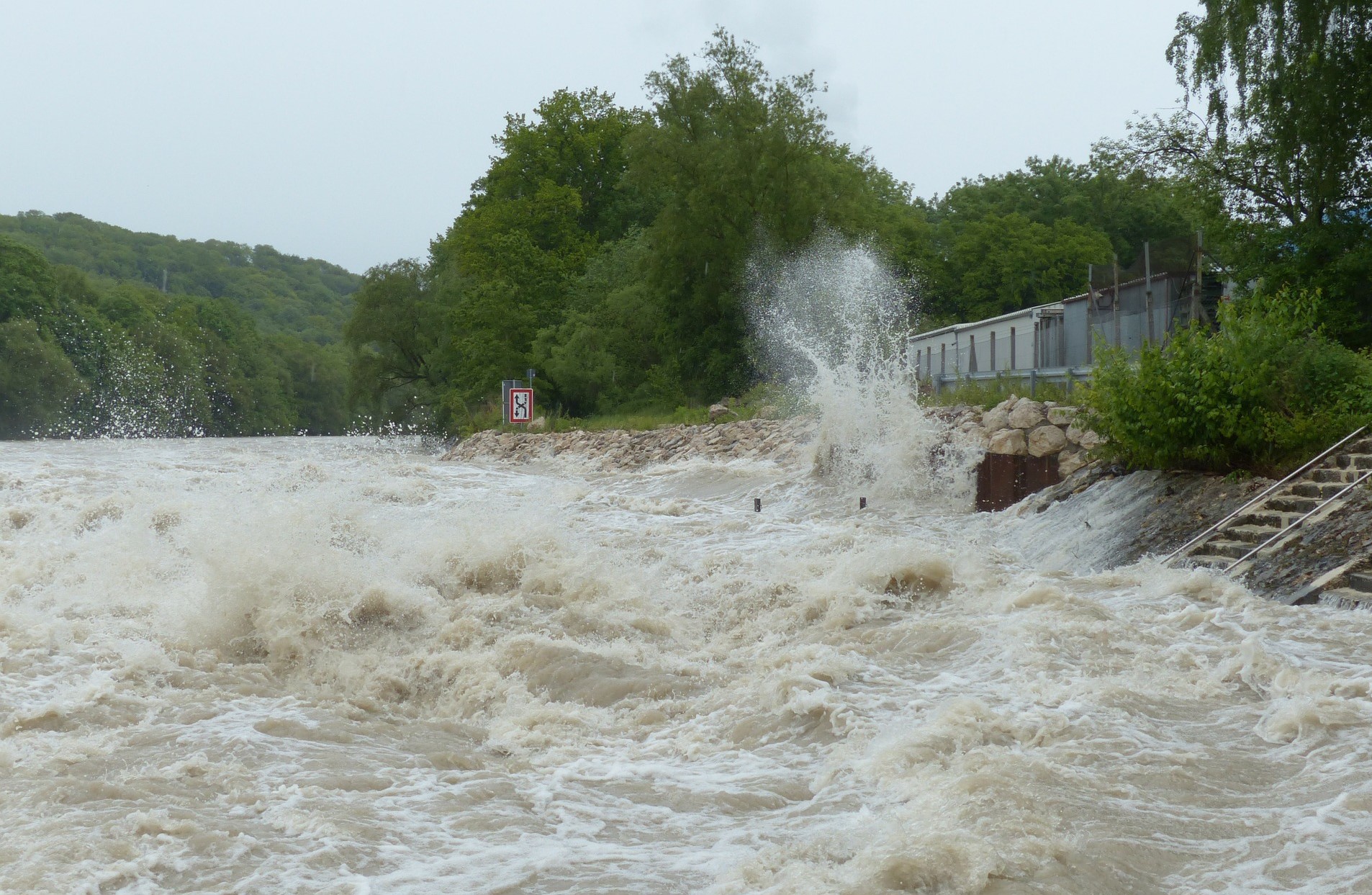 COD GALBEN de inundații pe râurile din Cluj/ Foto: Facebook - Institutul Național de Hidrologie și Gospodărie a Apelor