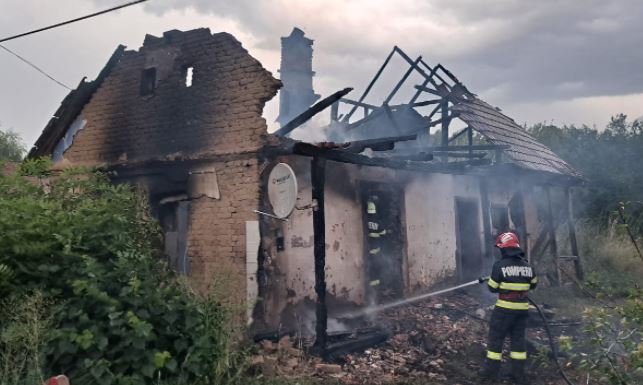 Incendiu în Pănticeu! O casă, cuprinsă de flăcări / Foto: ISU Cluj