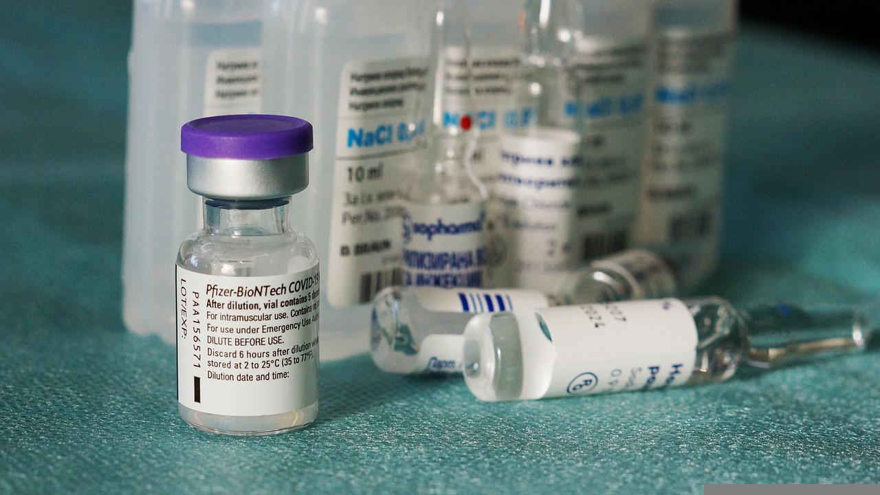 Vaccinul Pfizer/BioNtech pentru varianta Omicron, disponibil din toamnă. FOTO: Pixabay