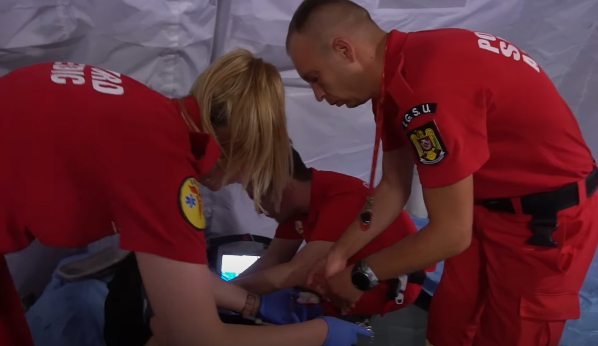 Paul Oargă, un paramedic la SMURD Cluj, a prezentat cum s-a desfășurat ultima noapte de gardă la Untold, într-un video/ Foto: captură ecran YouTube Dr. Paul Oargă