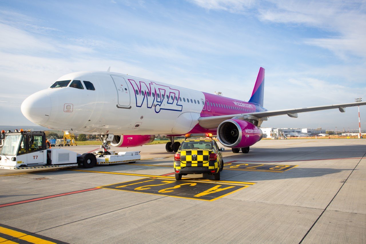 O cursă a companiei Wizz Air care a decolat miercuri, 17 august, din Cluj-Napoca, cu destinația Barcelona a aterizat la Valencia din cauza condițiilor meteo/ Foto: Facebook - Aeroportul Internațional Avram Iancu Cluj