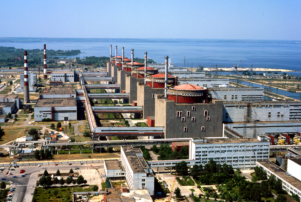 Operatorul nuclear ucrainean Energoatom a avertizat sâmbătă că există un risc de „pulverizare de substanţe radioactive” la centrala nucleară Zaporojie/ Foto: depositphotos.com