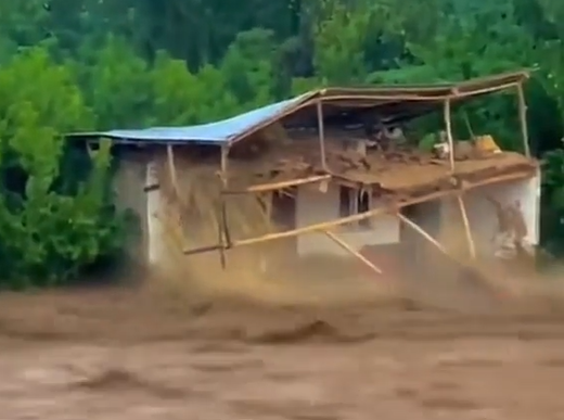 Inundaţiile provocate de ploile musonice care au început în luna iunie au dus la moartea a peste 1.000 de persoane în Pakistan/ Foto: captură ecran Facebook - Kerala rain forecaster