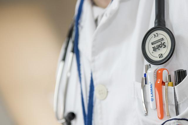 Colegiul Medicilor propune angajarea medicilor fără concurs în județele defavorizate / Foto: pixabay.com