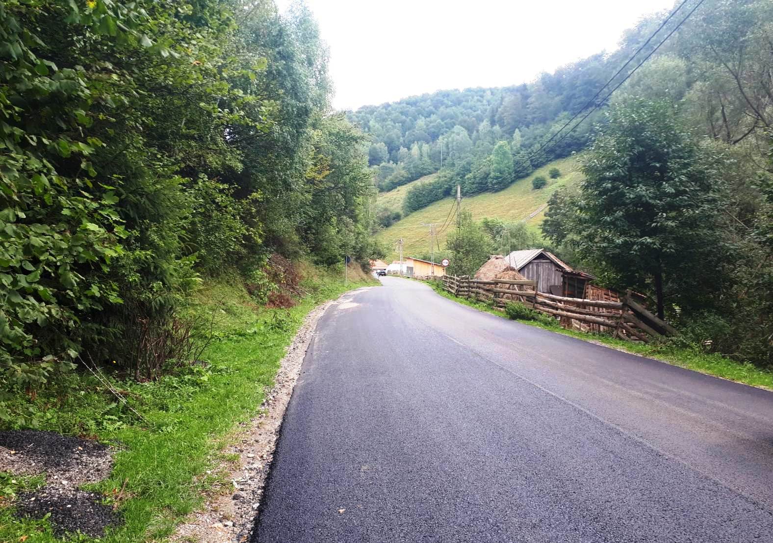 „Drumuri bune” spre stațiunea Băișoara. A fost finalizată asfaltarea drumului. FOTO: CJ Cluj