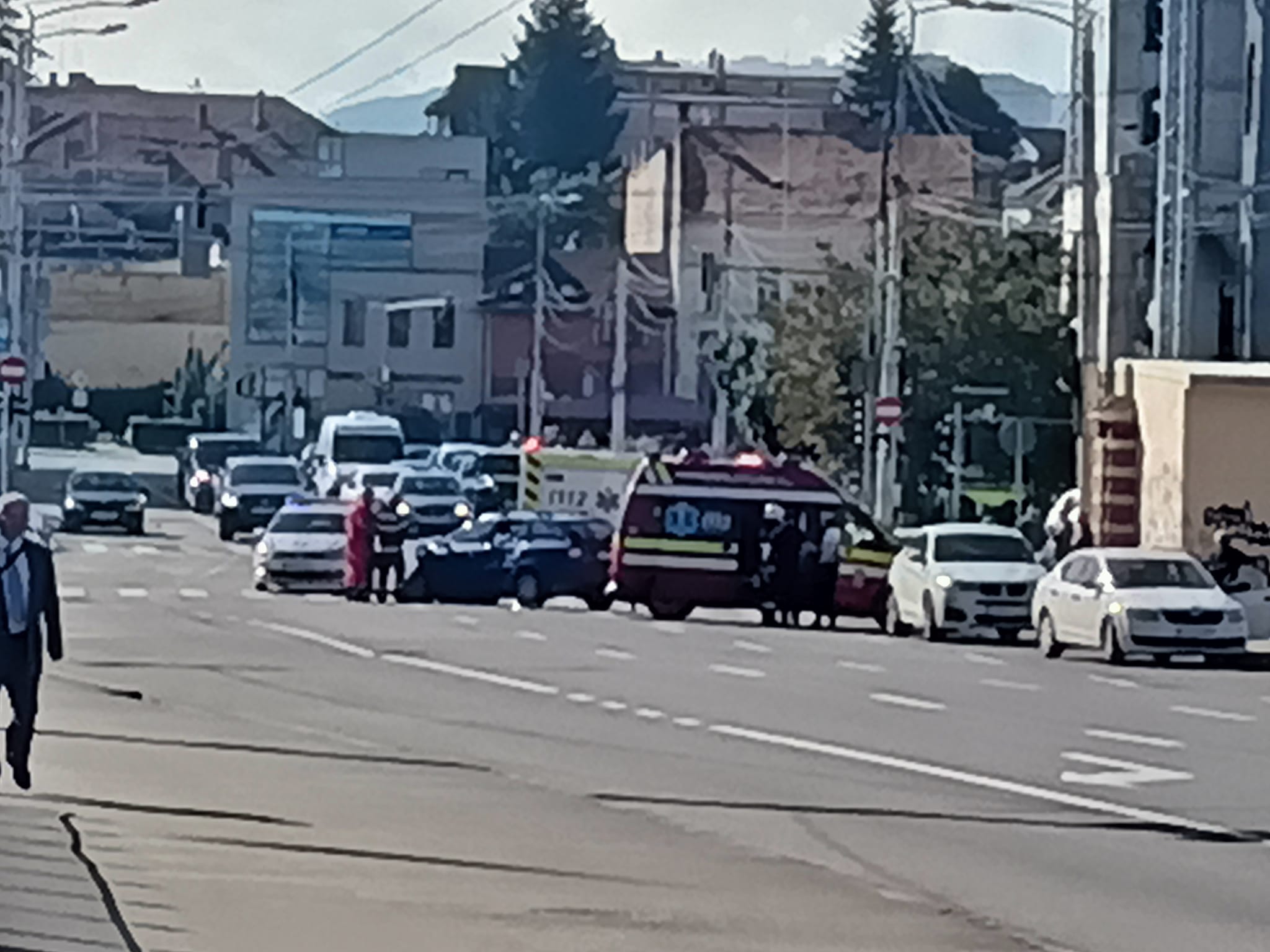 Accident în intersecția „buclucașă” din Piața Cipariu. FOTO: Facebook/ Info Trafic Cluj-Napoca