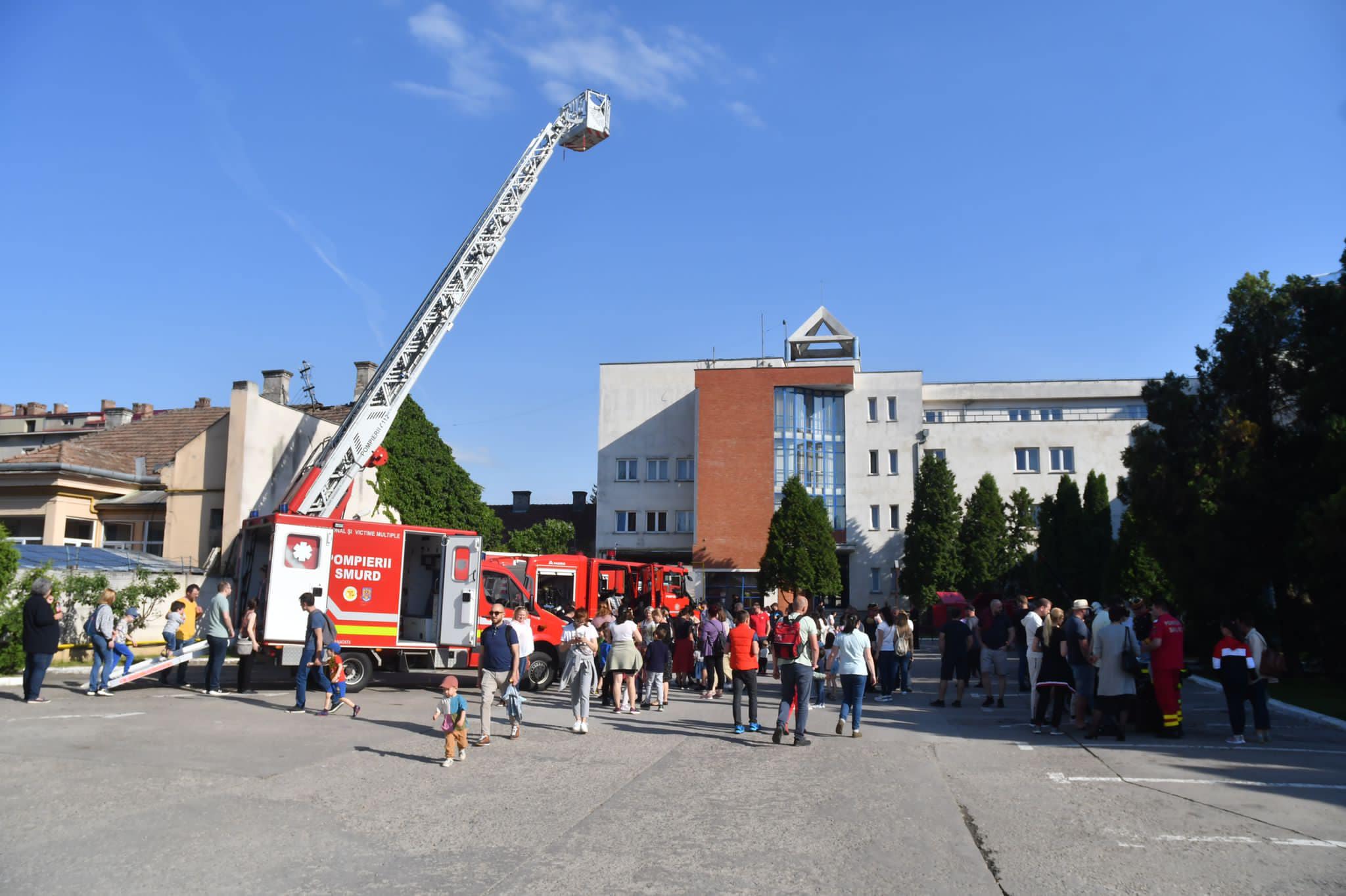Ziua porților deschise la Pompieri. Clujenii, așteptați cu mic, cu mare. FOTO: ISU Cluj