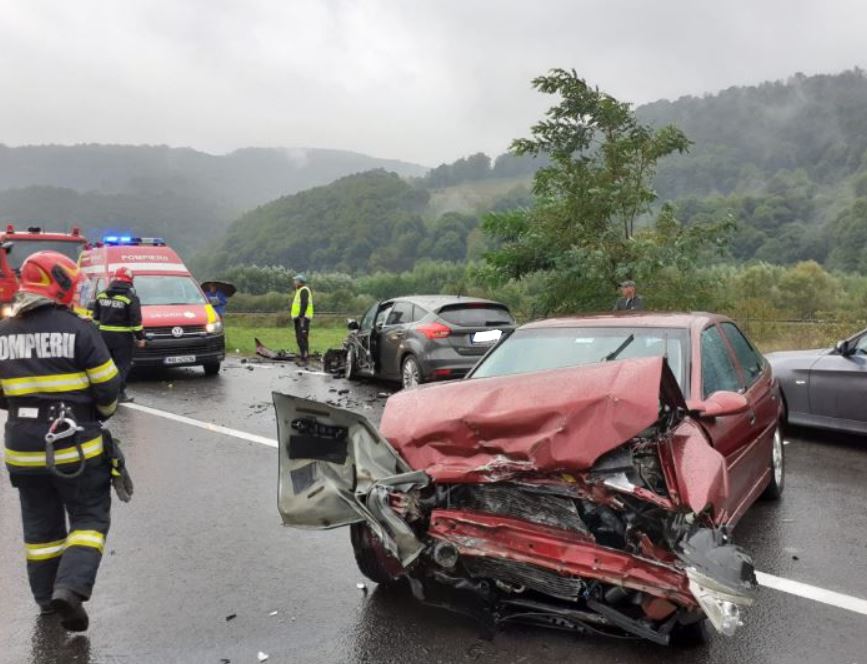 Mașini distruse în accident la Negreni /Foto: ISU Cluj