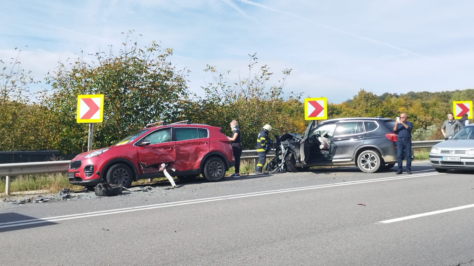Un accident rutier cu 4 mașini a avut loc, sâmbătă, în Feleacu, județul Cluj. În urma accidentului, 5 persoane au fost transportate la spital/ FOTO: ISU Cluj
