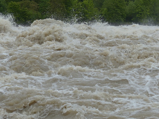 Institutul Naţional pentru Hidrologie şi Gospodărire a Apelor (INHGA), a emis sâmbătă o avertizare Cod galben de inundații pe râurile din mai multe județe, inclusiv Cluj/Foto: pixabay.com