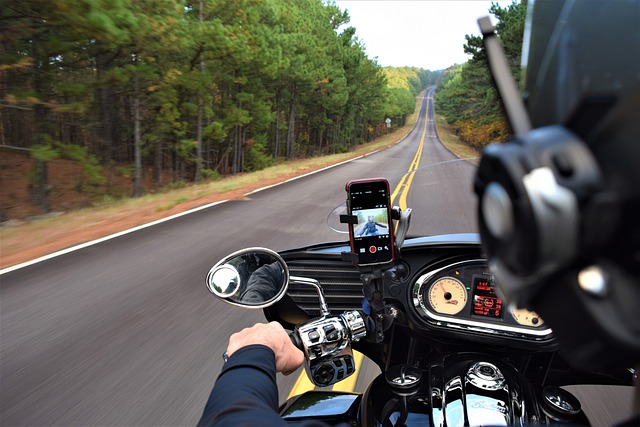 Șoferii de mopede și motociclete nu mai sunt obligați să aibă trusa de prim-ajutor la ei / Foto: pixabay.com