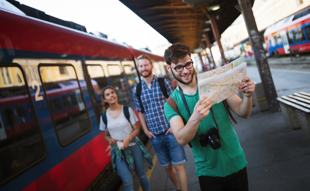 Tinerii care au 18 ani pot călători gratis cu trenul timp de o lună prin țările din Uniunea Europeană și cele asociate la programul Erasmus+/ Foto: deposiphotos.com