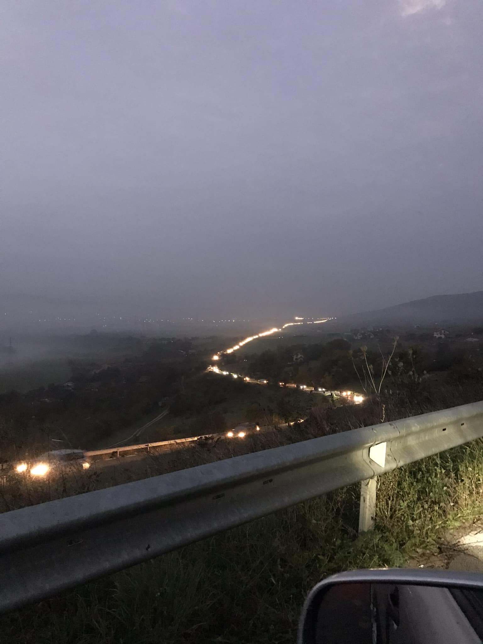 POZA ZILEI. „Șarpele de foc”. Cum arată dimineața coloana de mașini din Florești spre Cluj? FOTO: Facebook/ Grupul celor care traiesc in Floresti sau Cluj