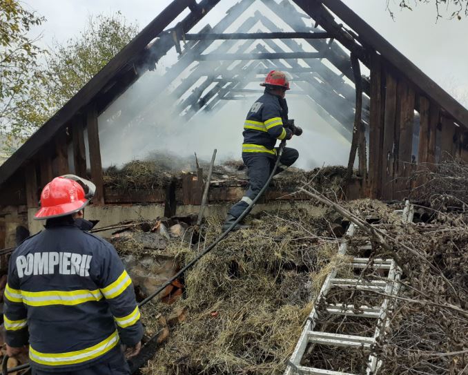 Incendiu la o bucătărie de vară în Aghireșu / Foto: ISU Cluj