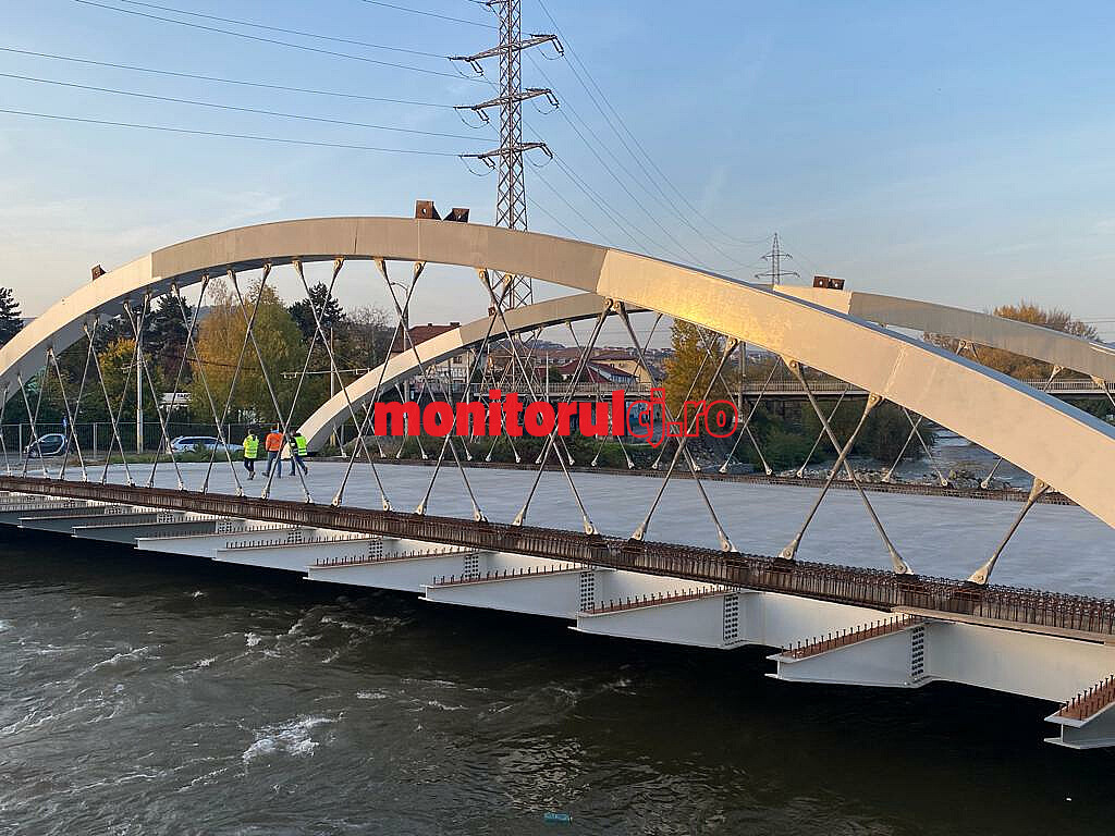 Lucrările la Podul Răsăritului avansează, iar placa de beton a fost deja turnată / Foto: monitorulcj.ro