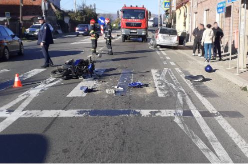 Accident rutier în Gilău, între o mașină și un motoscuter, soldat cu o victimă / Foto: ISU Cluj