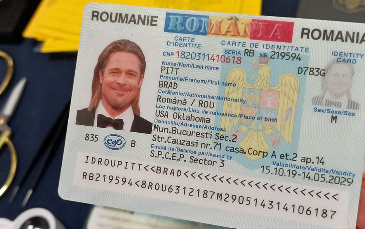 Celebrul actor Brad Pitt are buletin românesc/ FOTO: captură ecran canalsur.es