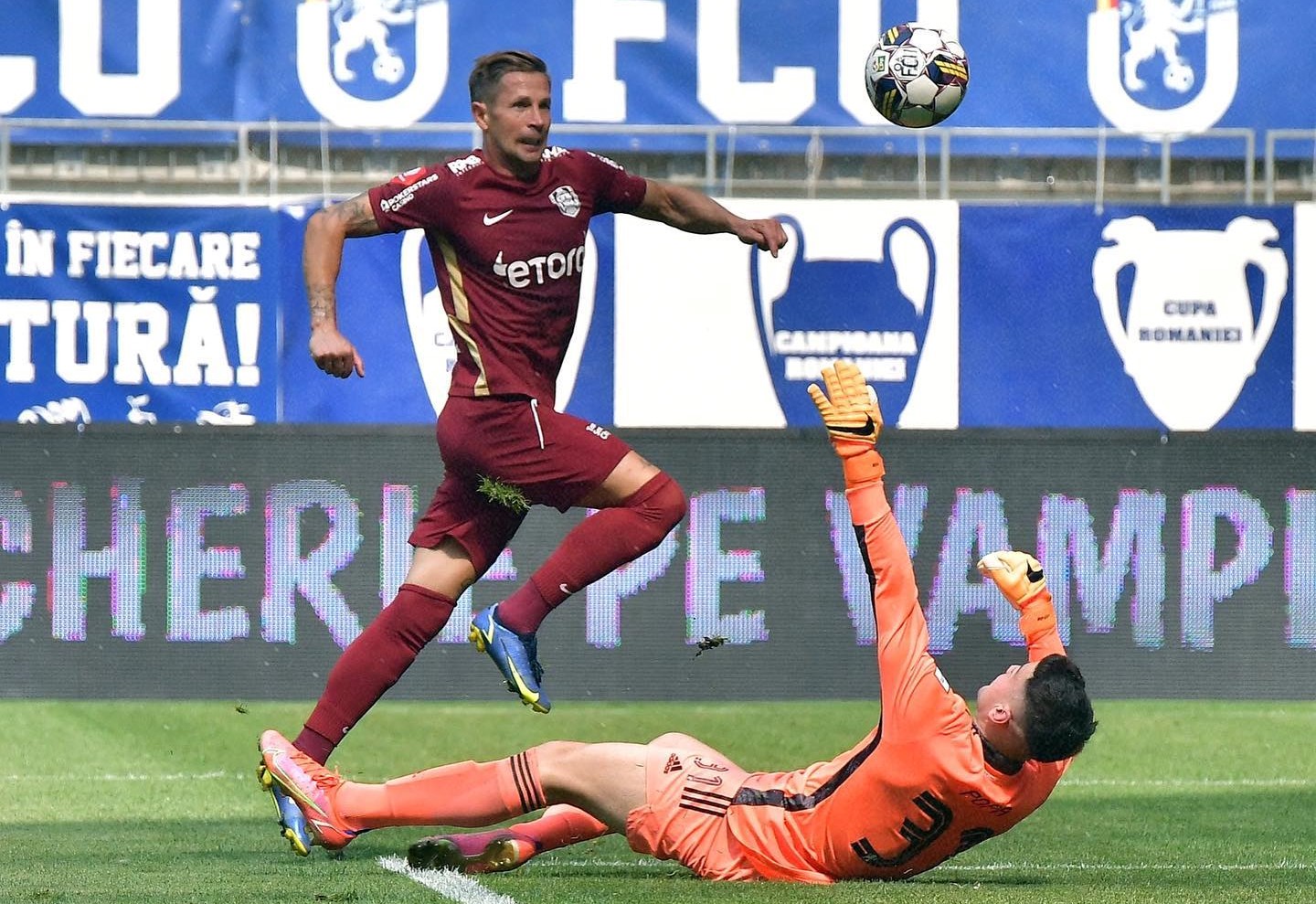 CFR Cluj întâlnește luni, 7 noiembrie, pe oltenii de la FC U Craiova 1984. În meciul de tur, ardelenii au fost înfrânți cu scorul de 3-1/Foto: Facebook - Fotbal Club CFR 1907 CLUJ-NAPOCA