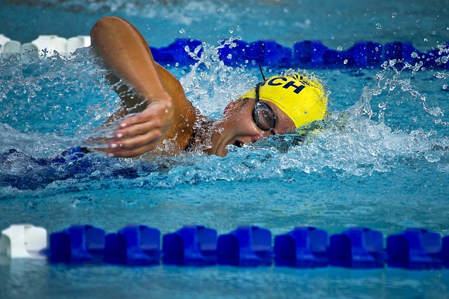Sportivii înoată pentru dotarea cu aparatură modernă a Clinicii de Oftalmologie Pediatrică Cluj / Foto: pixabay.com