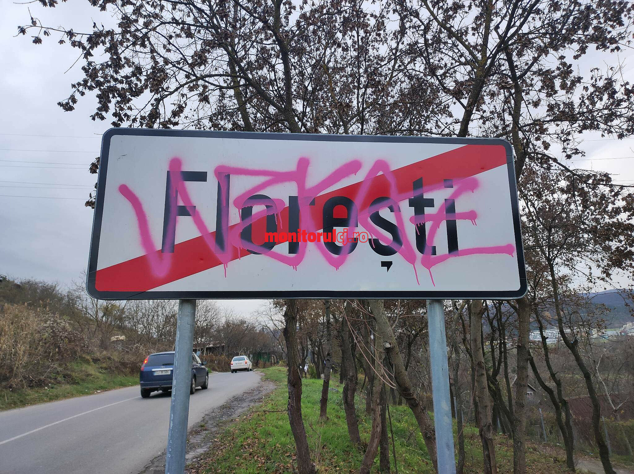 Plăcuța de pe Centura de Nord a Floreștiului a fost vandalizată/ FOTO: monitorulcj.ro