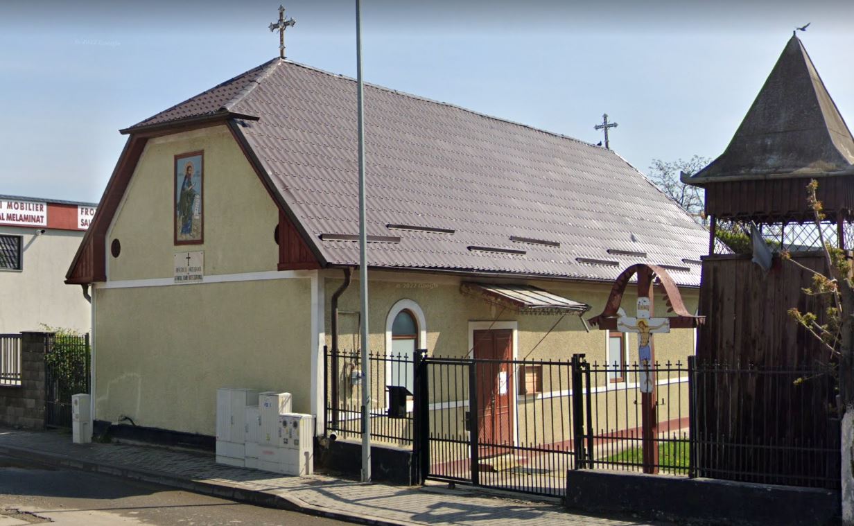 Trei tineri au dat spargerea într-o biserică / Foto: Google Maps