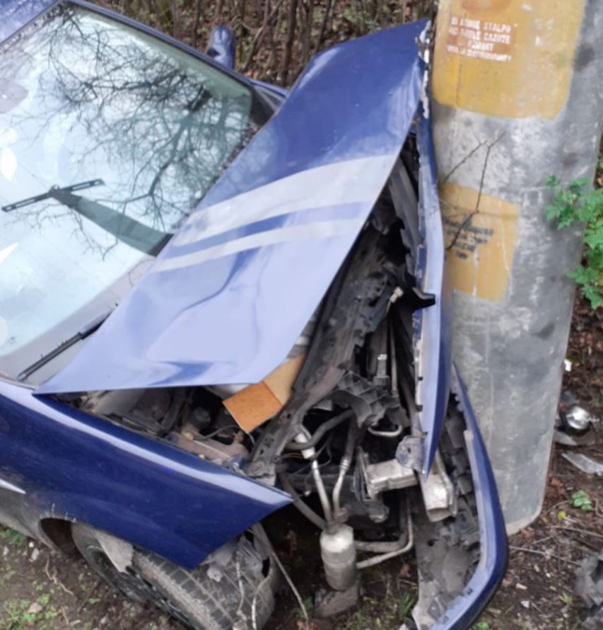 Mașină făcută praf în accidentul de la Iara / Foto: ISU Cluj