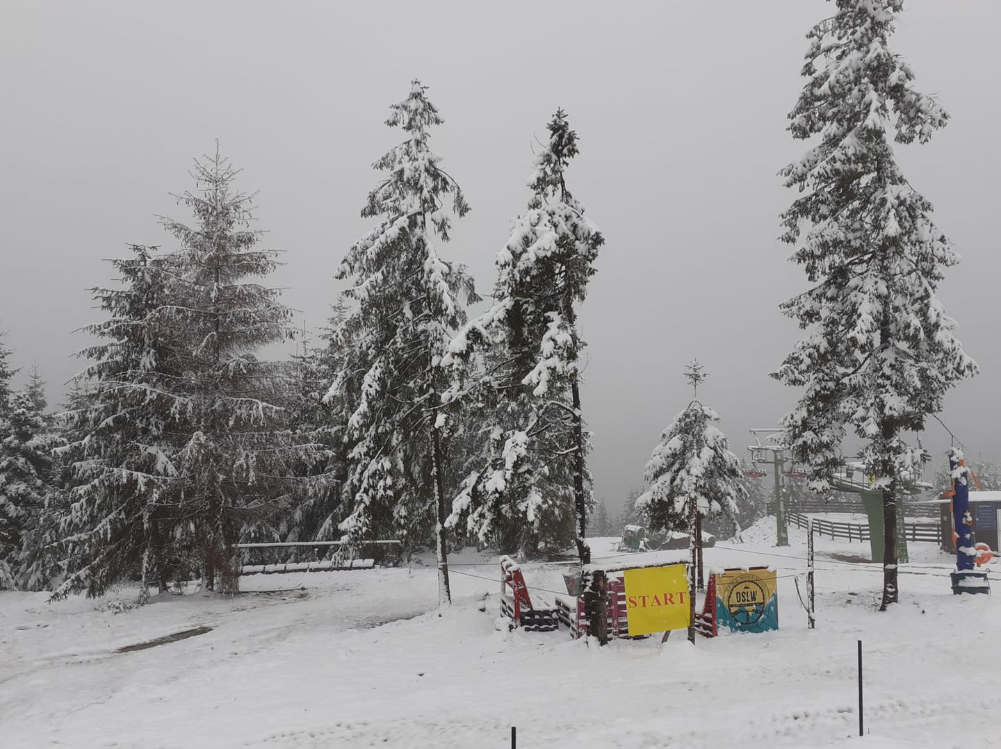 Mai sunt câteva zile până la mini-vacanța de Sfântul Andrei și de 1 Decembrie/ FOTO: Marisel Ski Bike Resort/Facebook