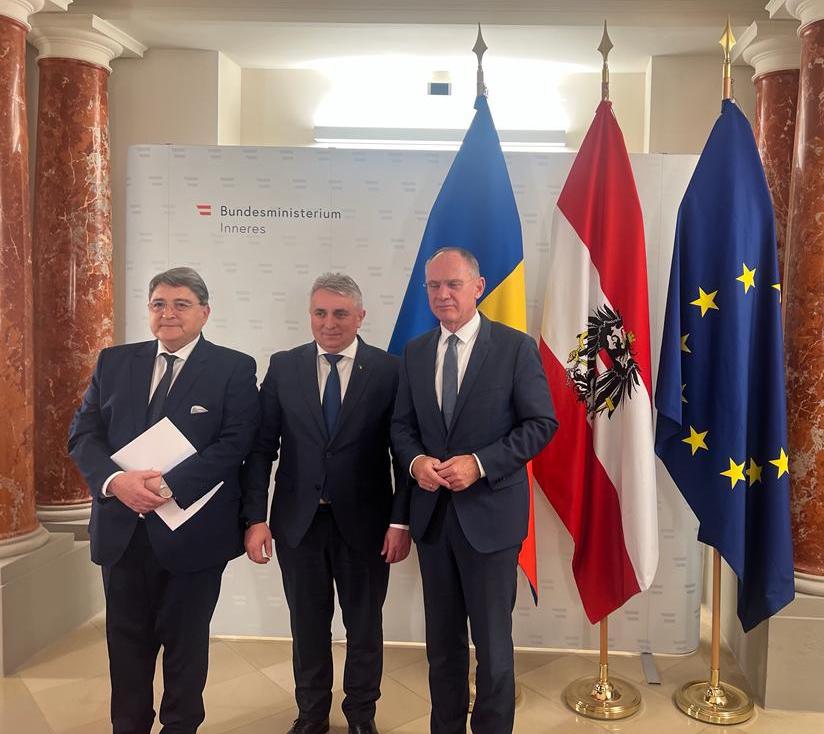 Lucian Bode, ministrul român de interne împreună cu Gerhard Karner, ministrul austriac de Interne. Sursă foto Facebook Lucian Bode