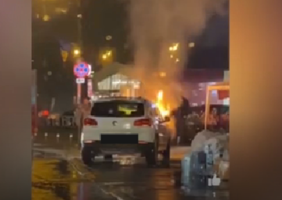 O mașină a luat foc în Grigorescu / Foto: captură ecran - Info Trafic Cluj-Napoca
