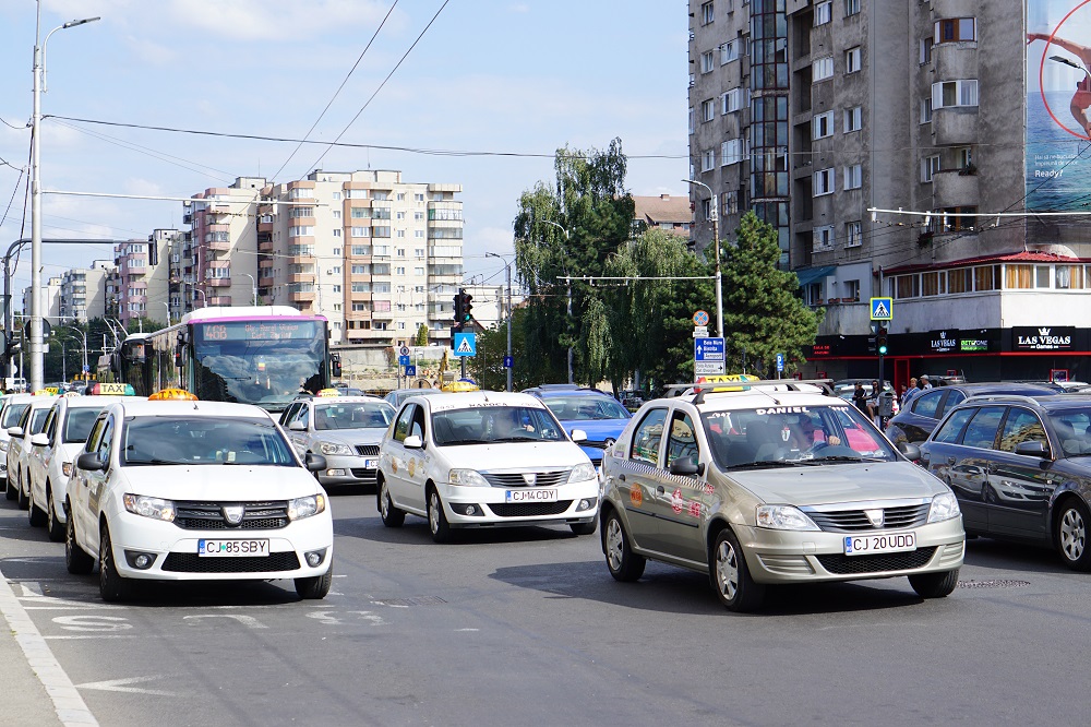 Taximetriști în trafic. Sursă foto monitorulcj.ro