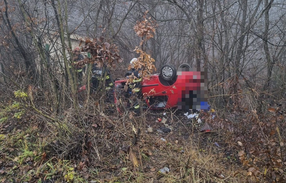 Un accident rutier a avut loc vineri pe Drumul Sfântul Ioan din municipiul Cluj-Napoca/ Foto: IPJ Cluj