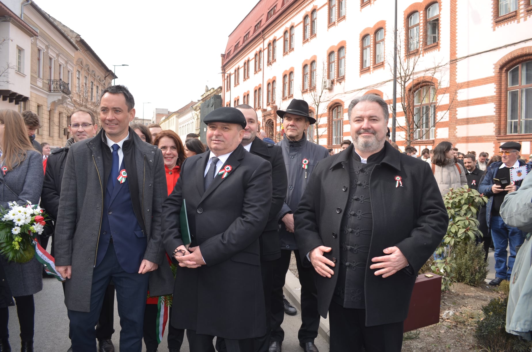 Liderii UDMR Cluj cu ocazia zilei de 15 martie. Csoma Botond, deputat UDMR, primul din stânga. Sursă foto Facebook Horváth László