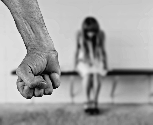 O femeie a fost agresată de concubinul său când era beat / Foto: pixabay.com
