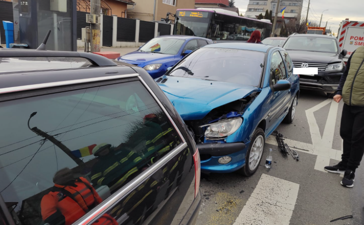 Accident între trei mașini pe strada Corneliu Coposu / Foto: ISU Cluj