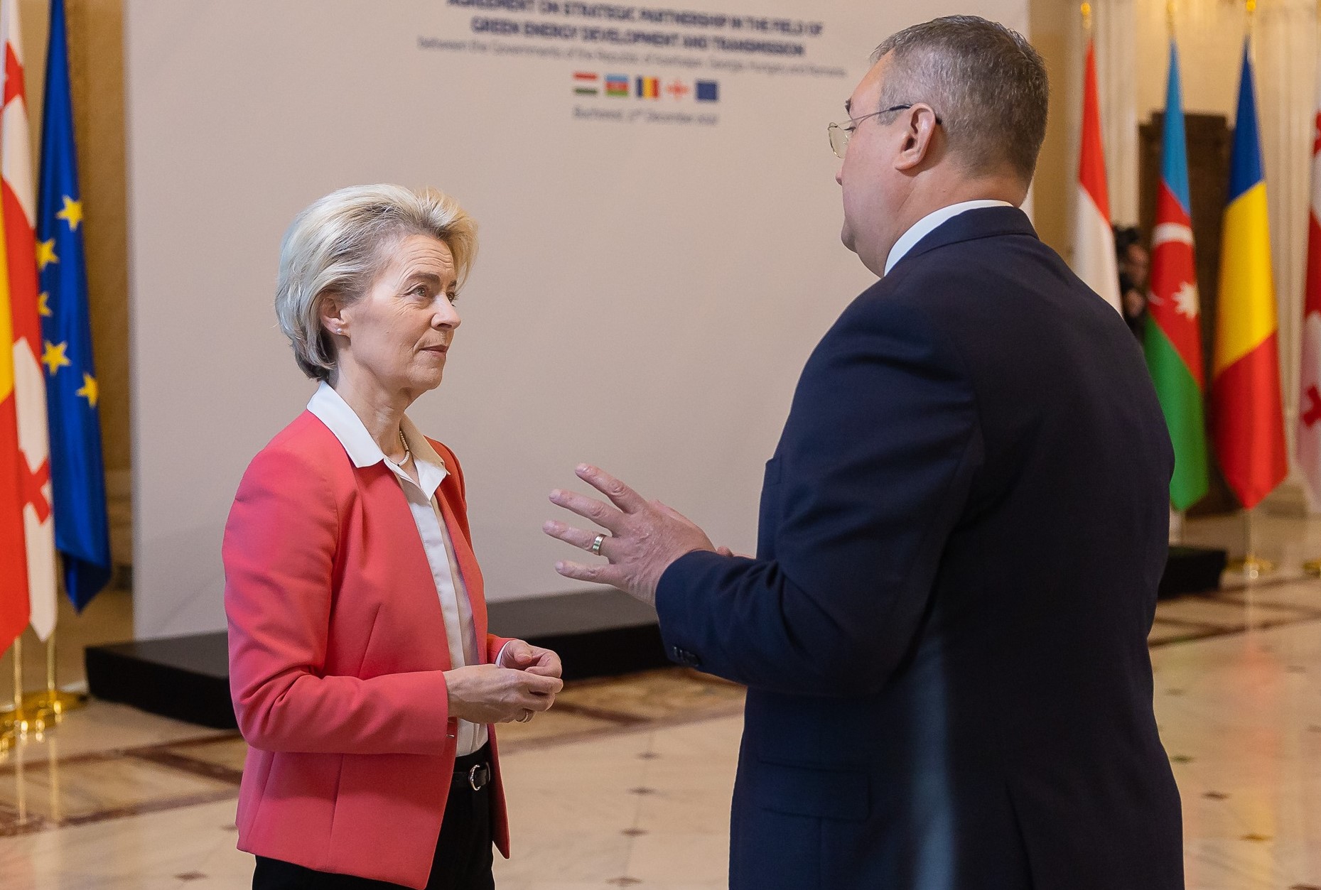 Ursula von der Leyen, președintele Comisiei Europene și premierul României, Nicolae Ciucă/ Foto: Guvernul României/Facebook