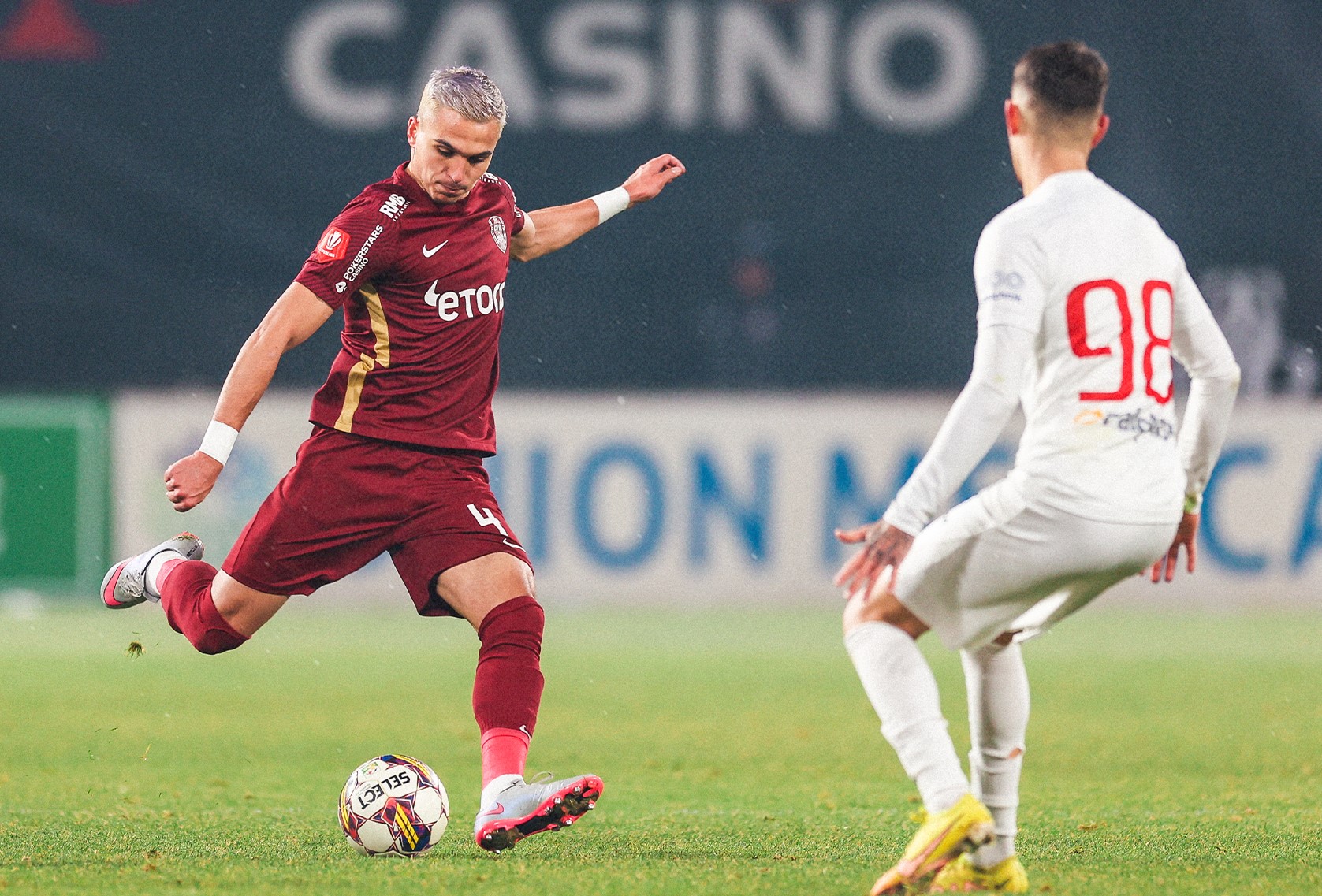 FC Hermannstadt a produs o mare surpriză în ultimul meci al anului în Superliga de fotbal, prin victoria cu 1-0 (0-0) pe terenul campioanei CFR Cluj/ Foto: Fotbal Club CFR 1907 CLUJ - Facebook