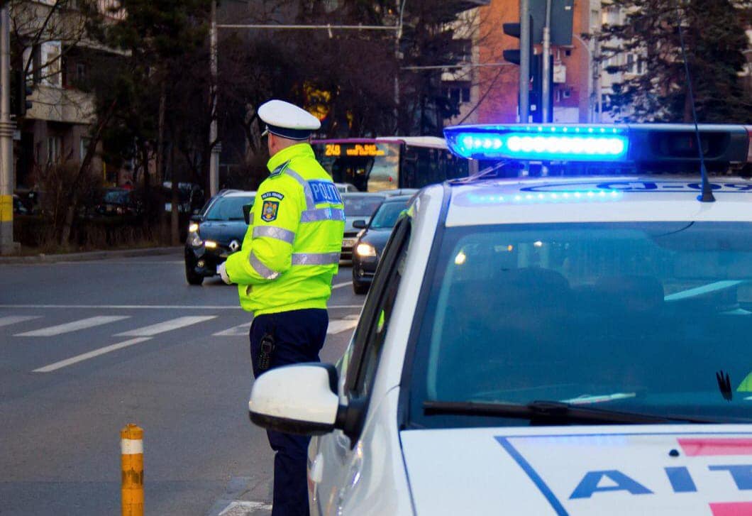 Polițist, înjurat de un șofer pe care l-a oprit în trafic / Foto: Inspectoratul Județean de Poliție Cluj - Facebook