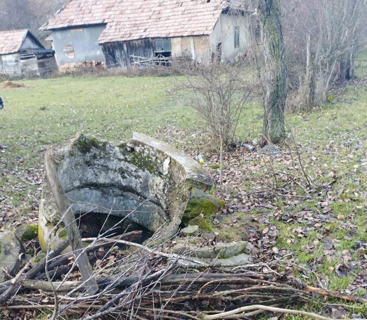 Persoană moartă, găsită într-o fântână / Foto: ISU Cluj