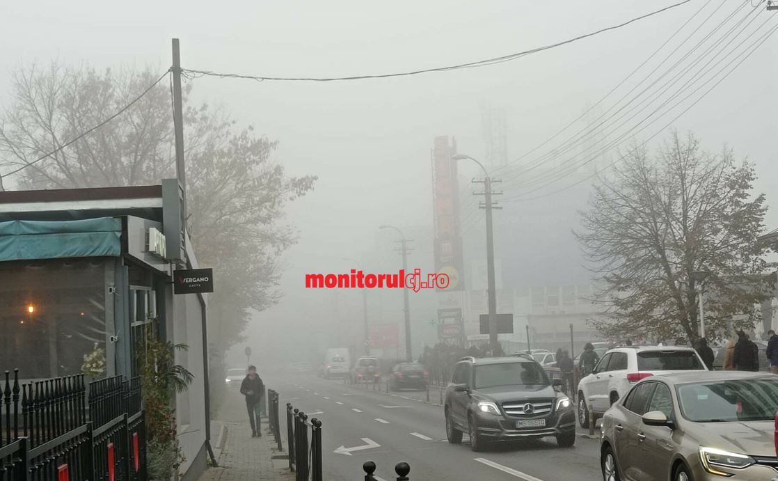 Ceață densă și vizibilitate scăzută în Cluj-Napoca, luni dimineața, 23 ianuarie 2023 / Foto: monitorulcj.ro