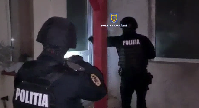 Percheziții în cadrul unui dosar penal cu locuințe racordate ilegal la sistemul de gaze / Foto: IPJ Cluj