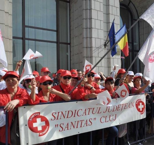 Sindicaliștii din sănătate clujeni vor protesta în Piața Victoriei pentru creșterea salariilor/captură foto: Sindicatul Județean Sanitas Cluj Facebook.com