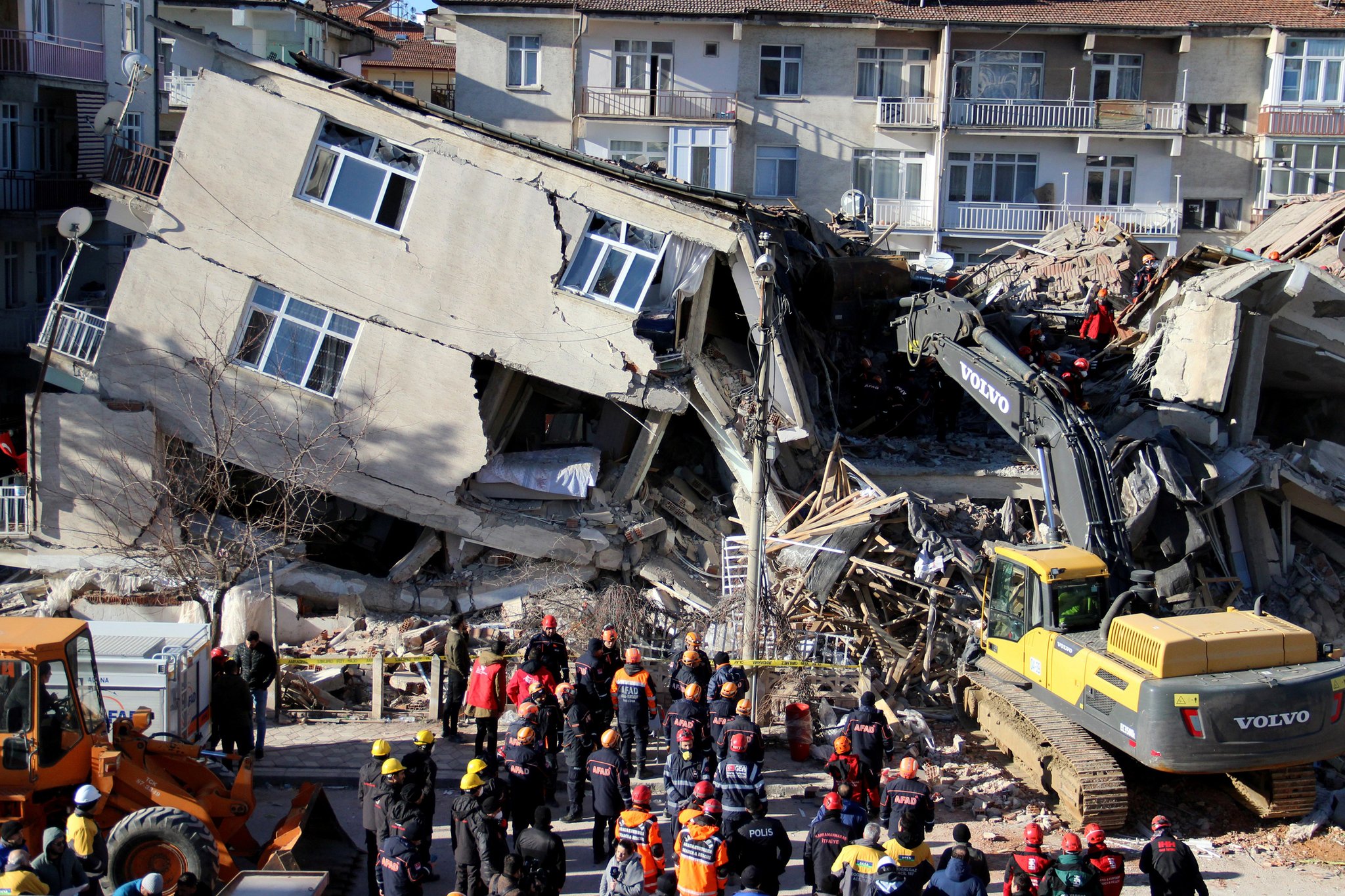 Un nou cutremur, al doilea din ultimele 12 ore, s-a produs în Turcia, la ora 12:24, ora României/ Foto: @Husna_Says - Twitter
