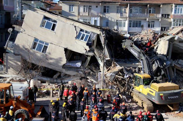 Turcia a fost lovită la începutul acestei săptămâni de cutremure devastatoare /FOTO:  @Husna_Says - Twitter