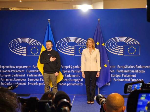 Președintele Ucrainei, Volodimir Zelenski, s-a adresat joi plenului Parlamentului European.  / Foto: Renew Europe group