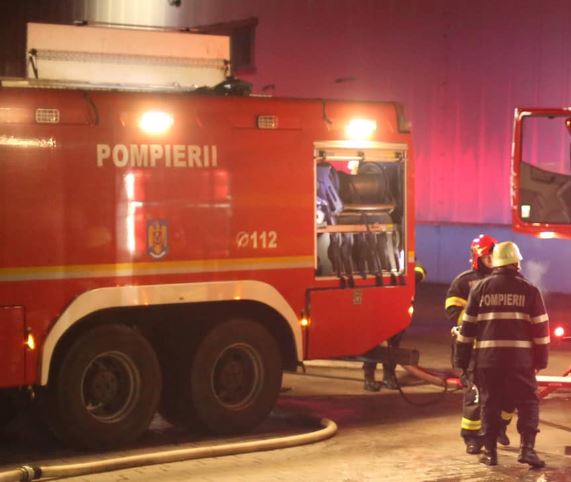 Incendiu pe strada Frunzișului / Foto: ISU Cluj - Facebook