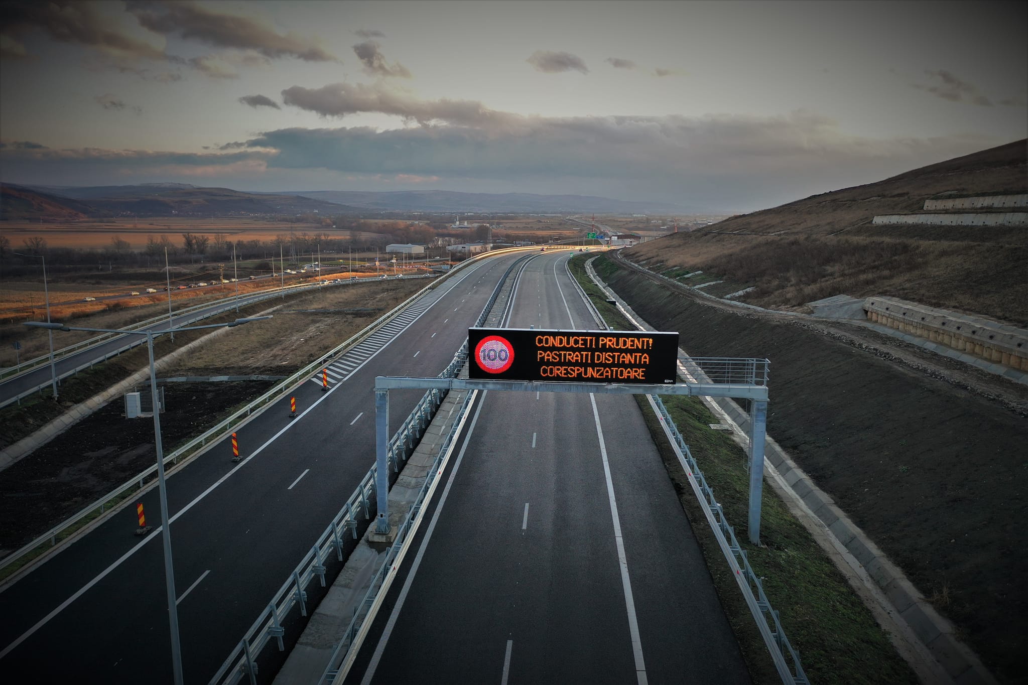 Sisteme de informare și monitorizare, amplasate pe Autostrada Transilvania, printr-un proiect PNRR. FOTO: Facebook/ CNAIR
