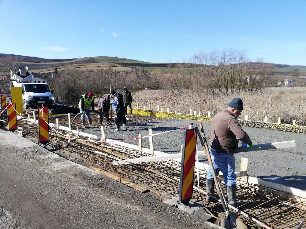 Lucrări la podul din Cătina. Sursă foto Consiliul Județean Cluj