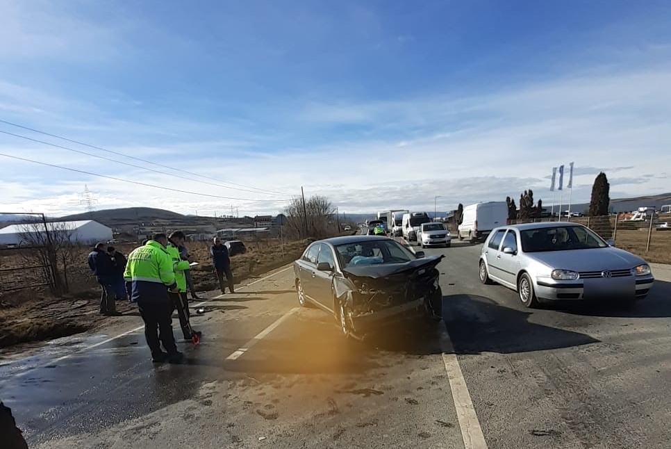 Un accident rutier a avut loc, luni, 20 februarie între Florești și Gilău/ Foto: ISU Cluj